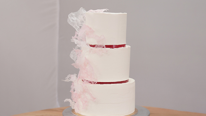 Minimalistická svadobná torta podľa Anči