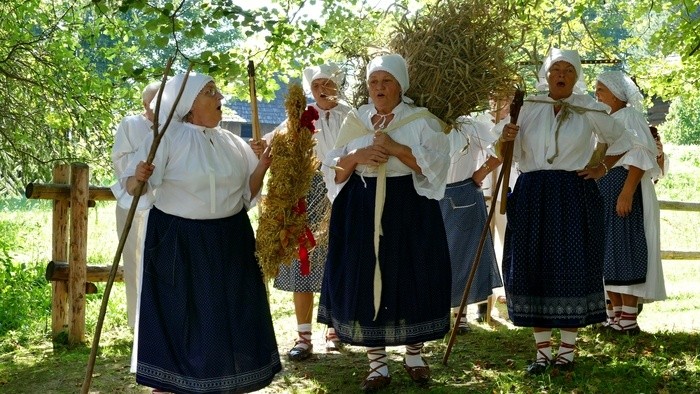 Žatva a dožinky vo zvykoch a tradíciách na Slovensku