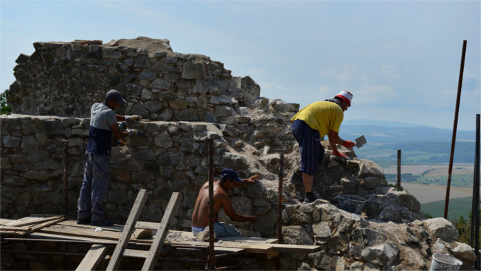 Arbeitslose helfen bei Renovierung von Kulturdenkmälern