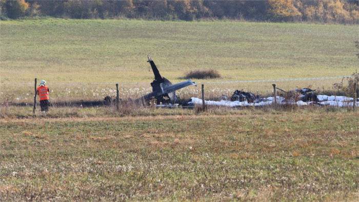 Оба пилота разбившегося учебного самолета L-39 Albatros выжили