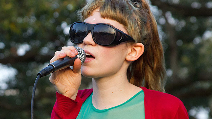 Tisíc hrmených: Grimes chce byť prvou žijúcou hudobníčkou vystupujúcou ako hologram
