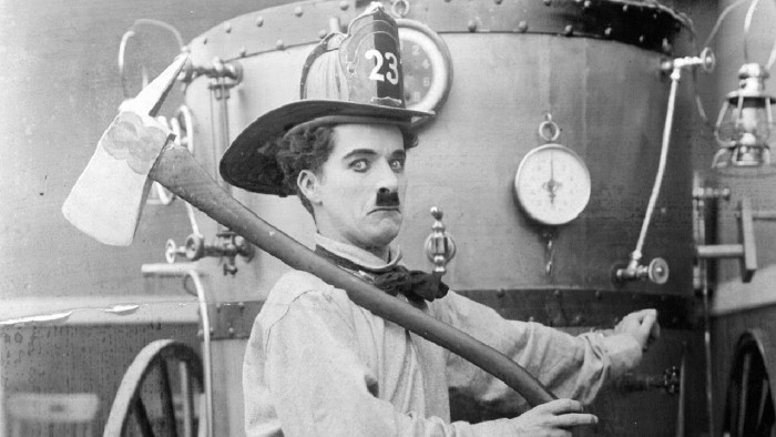 Chaplin hasičom