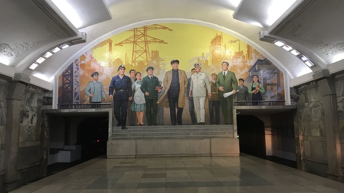 Zastavka metra v Pyongyangu.jpg
