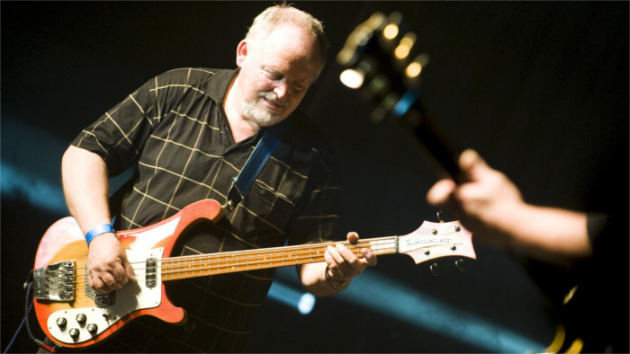Legendary bass guitar player passes away