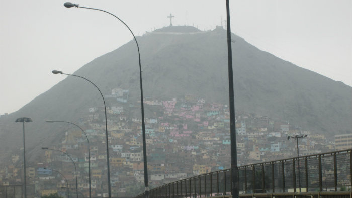 Lima zahalená v hmle.JPG