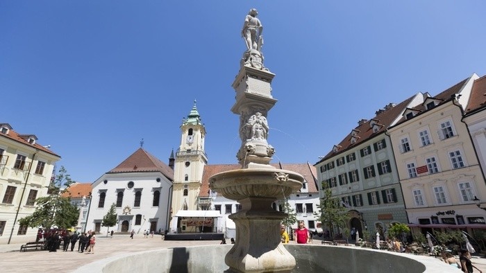 Исторические фонтаны Старого города в Братиславе