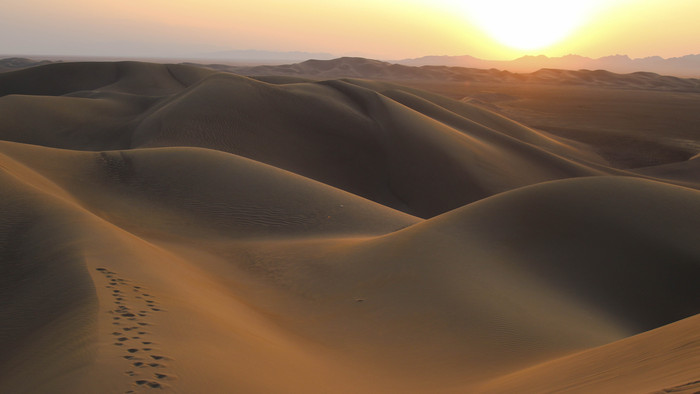 Púšť pri západe slnka, Varzaneh.jpg