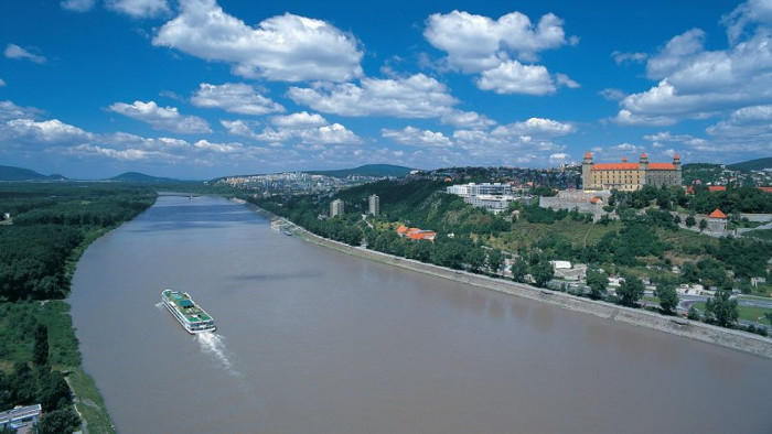 Dunaj Bratislava2.jpg