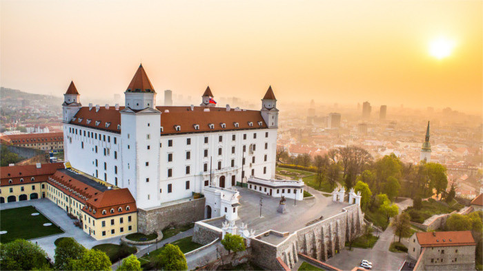 Concurso: Íconos y Símbolos de Eslovaquia  3ͣ  ronda – el Castillo de Bratislava