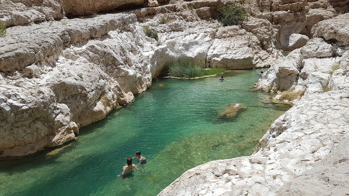 Wadi Shab skalne jazierka.jpg