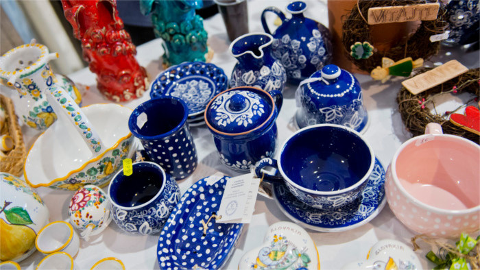 La mayólica de Modra tiene nueva colección de cerámica ornamentada