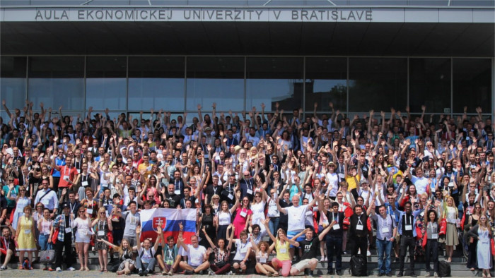 En Bratislava se reunieron más de 500 ”locos por los idiomas”