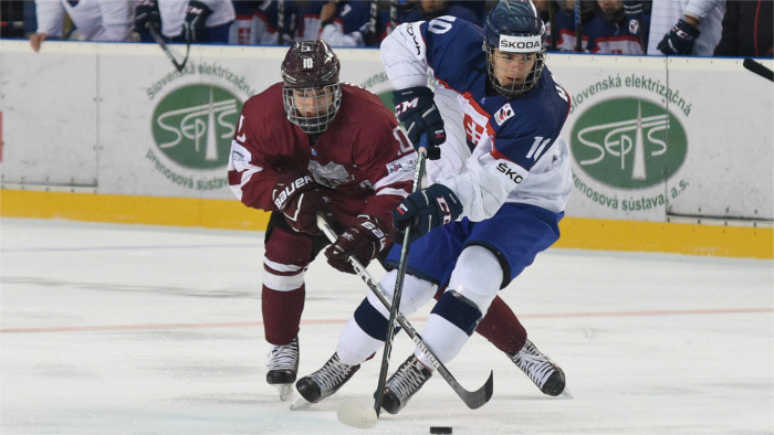 Junior national ice-hockey team in play-off at World Championship