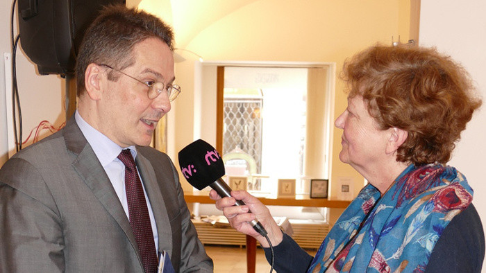 2.RSI avec l'ambassadeur de France Christophe Léonzi.JPG