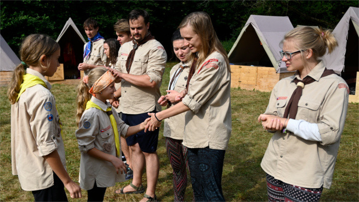 Словацкие скауты помогают детям в летних лагерях