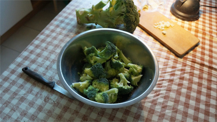 varenie brokolica zelenina jedlo kuchyna_Gavin Shoebridge.jpg