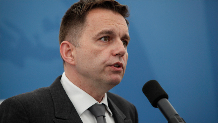 Analysts: Slovakia’s debt and deficit to fall next year