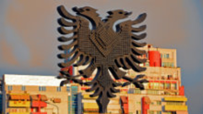Albánsko – miesta, ktoré pripomínajú režim Envera Hodžu