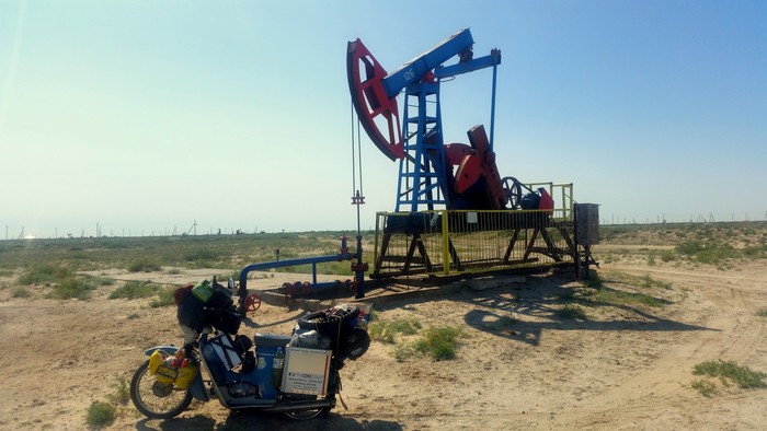 Ťažba ropy_Kazachstan.jpg