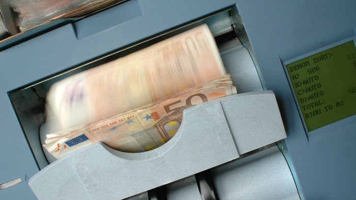 Európska únia sprísni dohľad nad bankovými účtami