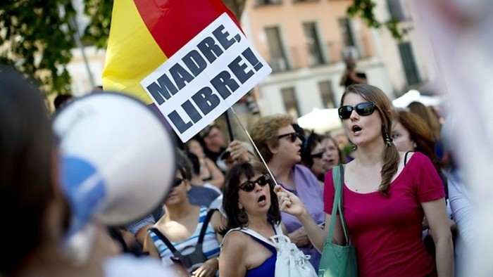 A spanyol nők a jogaikért meneteltek