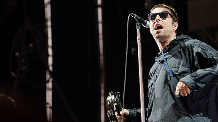 Tisíc hrmených: Ako upozorňujú na svoje nové albumy Liam Gallagher, Korn a Lana Del Rey?