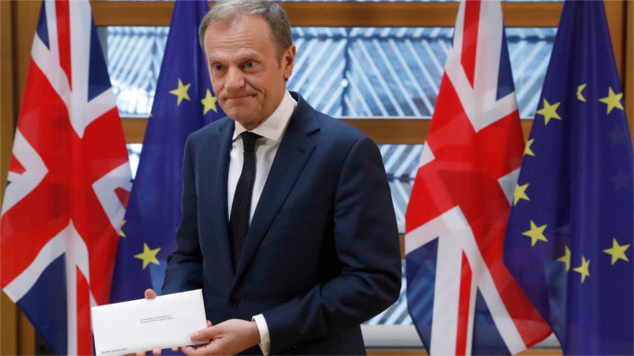 Antes de abandonar la UE el Reino Unido debe cumplir sus compromisos, opina Fico
