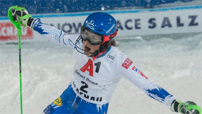 La esquiadora Petra Vlhová ganó el eslalon de la Copa Mundial en Flachau