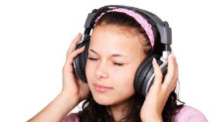Počúvanie hudby zo slúchadiel