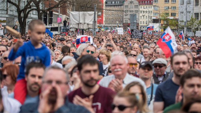 Continúan las protestas por una Eslovaquia decente
