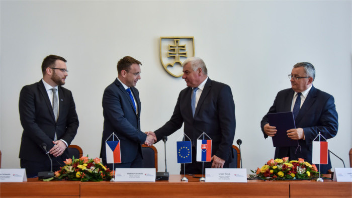 Los ministros de Transporte del V4 se reúnen en Eslovaquia 