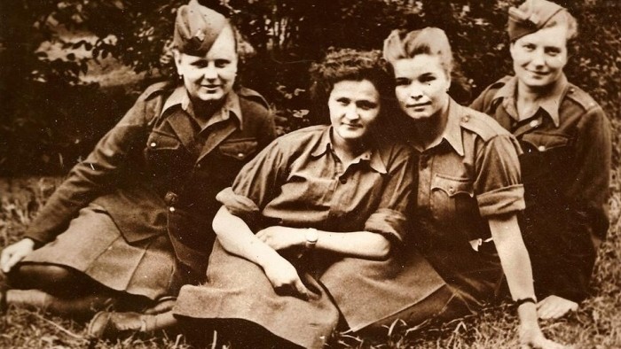 Prvé ženy v československej armáde
