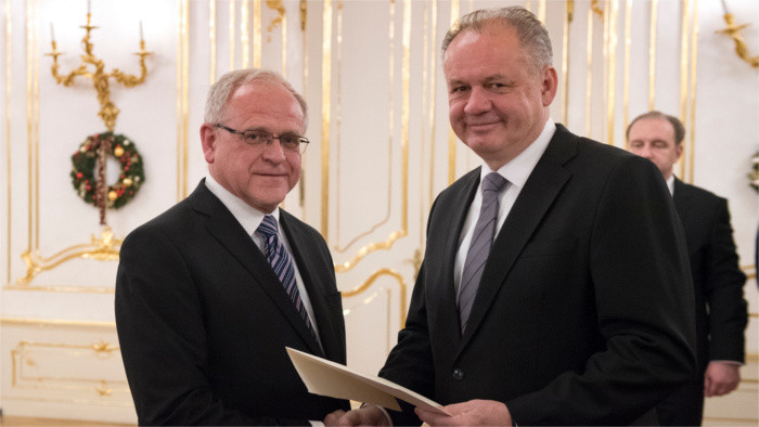 Kiska entrega cartas credenciales a nuevos embajadores eslovacos en el extranjero