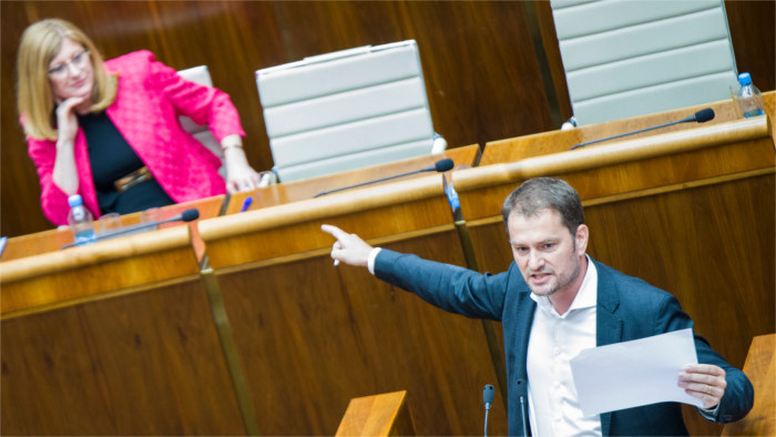 El Parlamento no aprueba la destitución de Matečná
