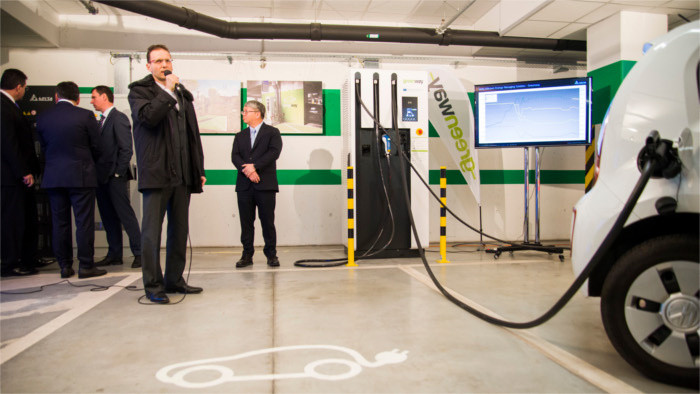 First in CEE: grid-tied battery bank with rapid charger unveiled