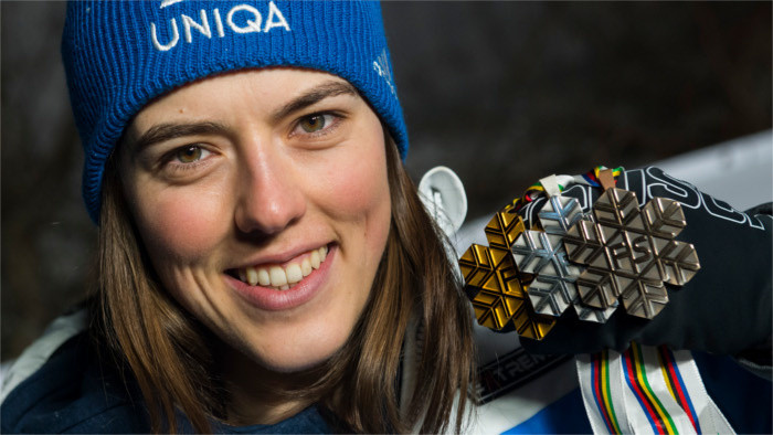 Skirennläuferin Petra Vlhová holt Gold, Silber und Bronze