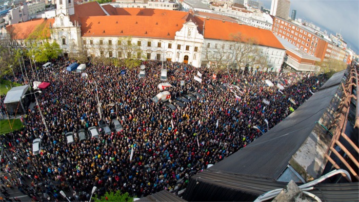 Tausende Jugendliche bei Marsch gegen Korruption  