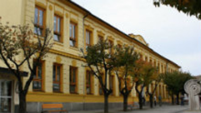 Budova ZŠ Jána Hollého v Topoľčanoch