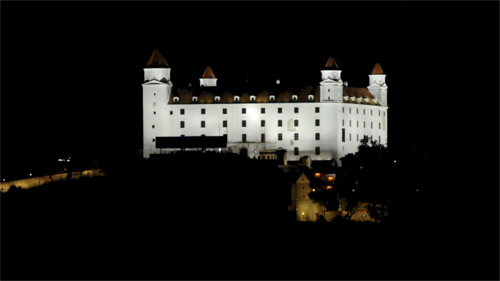 Ночные экскурсии по Братиславскому замку