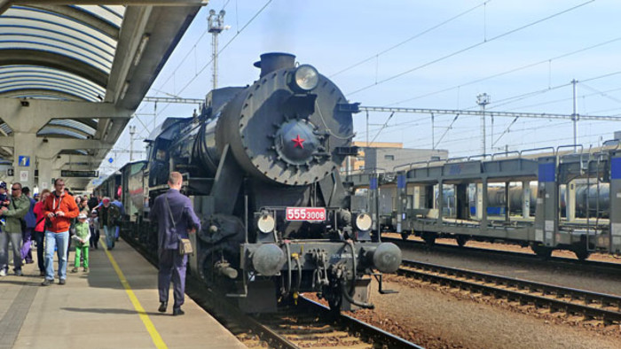 Túlačka_FM: Parným vlakom