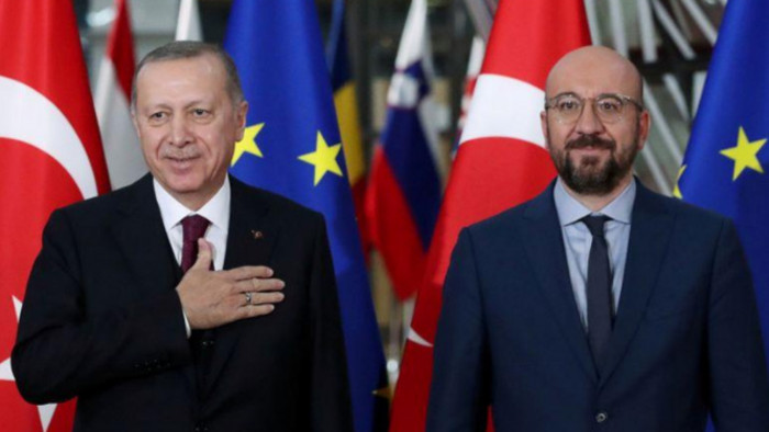 Brüsszelben tárgyalt a török elnök a migrációs helyzetről