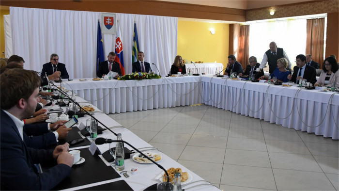 Les ministres poursuivent les sessions décentralisées de leur conseil à l’est de la Slovaquie