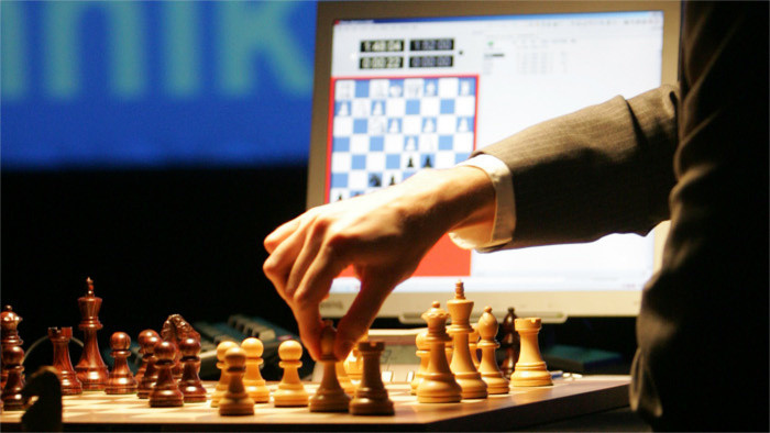 How chess masters cope with new technologies