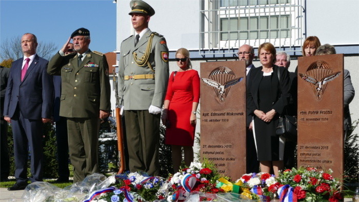 Memorial to soldiers killed in foreign missions unveiled 