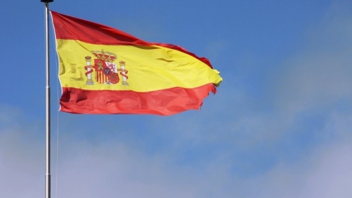 Kinek áll a zászló Spanyolországban?