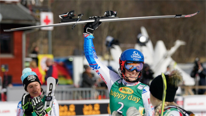 Petra Vlhová triunfa en el slalom de Kranjska Gora