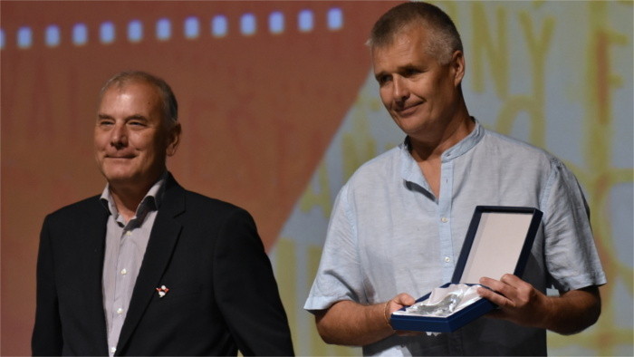 El documental “Sloboda pod nákladom” obtiene nuevo premio en Festival Internacional de Películas al Aire Libre