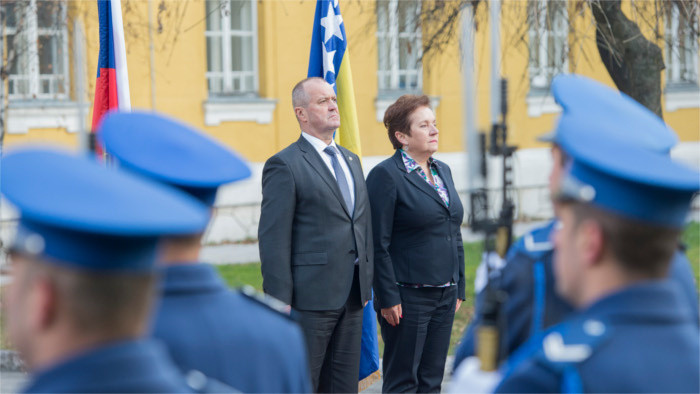 El ministro eslovaco de Defensa se encuentra en Bosnia y Herzegovina