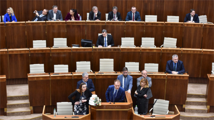 El presidente del Parlamento, Andrej Danko, suspendió la sesión extraordinaria hasta el jueves