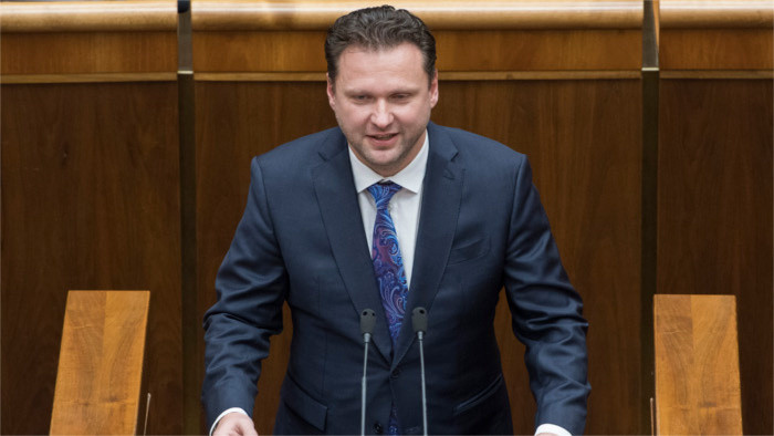 El presidente del Parlamento checo interviene en el seno de la Asamblea Nacional eslovaca